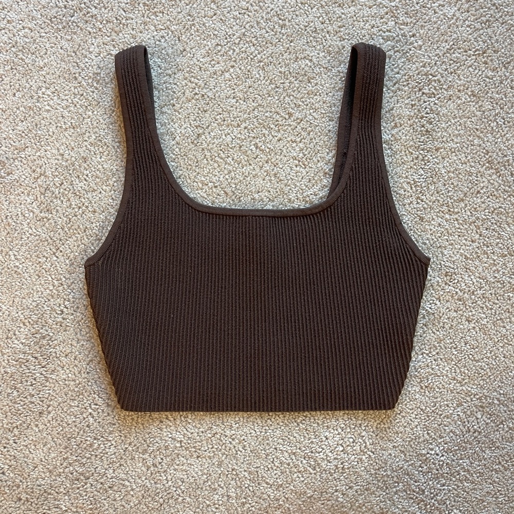 Babaton by Aritzia Sculpt Knit Squareneck Cropped Tank in small